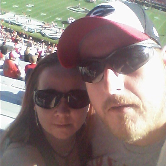 Meet your Posher, Tamra - Picture 1 of 1